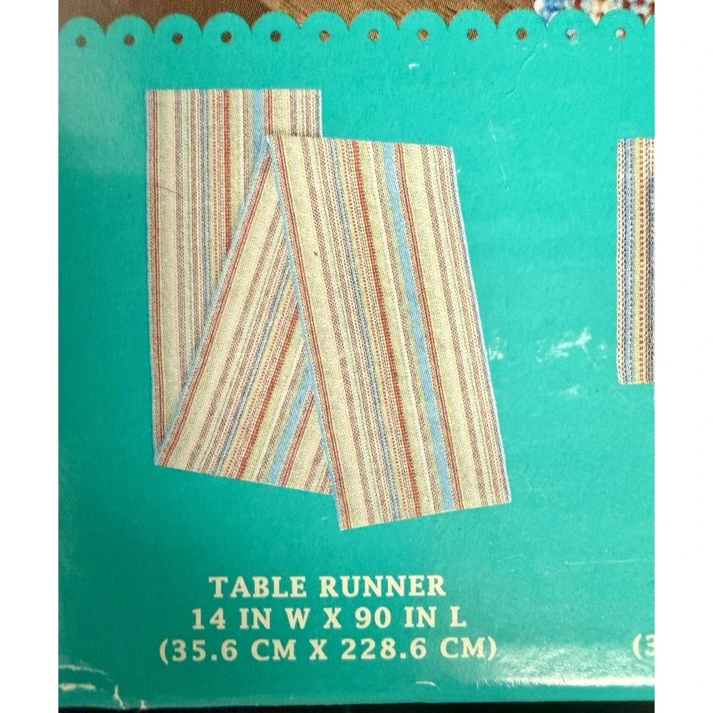 Pioneer Woman Chunky Stripe 13 Piece Table Linens